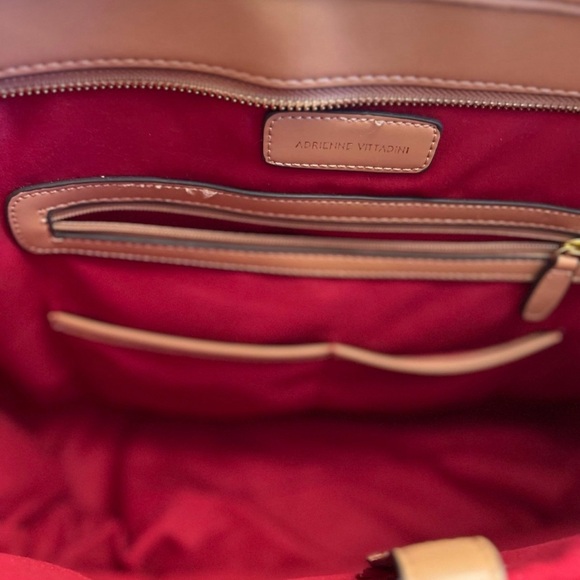 Adrienne Vittadini Black and Tan Tote with Gold Hardware - Picture 7 of 9